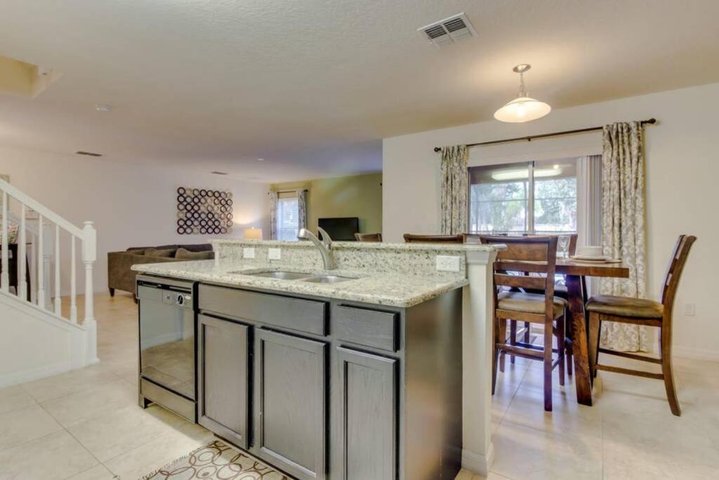 קיסימי 4 Bedroom Quiet Pool Home מראה חיצוני תמונה